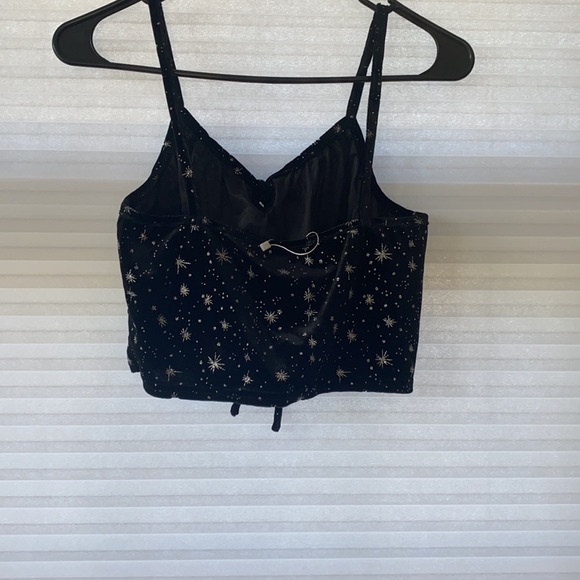 Kind of feels like a large size m - Picture 2 of 3